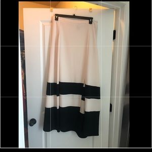 Beautiful skirt with splits